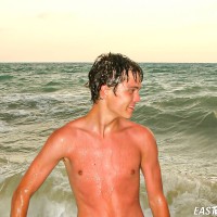 Alan and Raul jerk off in the ocean - Picture 12