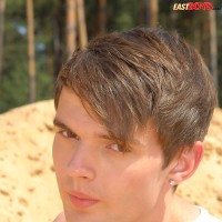 Emil posing naked - Picture 4