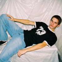 Robbie shows his dick - Picture 3