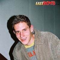 Les shows his long cock - Picture 4