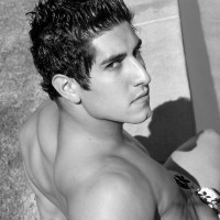Tony Capucci jerks off - Picture 1