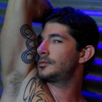 Johnny Hazzard jerks off - Picture 5