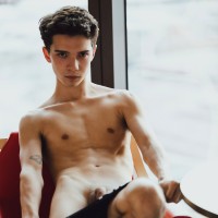 Sam Ledger posing naked - Picture 8