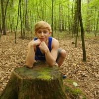 Daniel Hausser posing naked outdoor - Picture 4