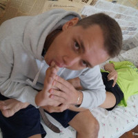 Sucking toes and cock! - Picture 2