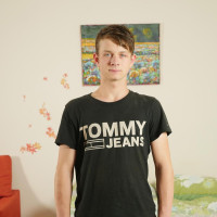 Elliot holloman gets horny - Picture 1