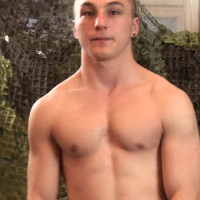 Alex Novak sheds his clothes - Picture 2