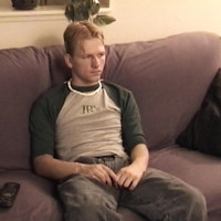 Justin exposes his hard cock - Picture 2