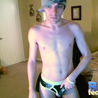 William shows his hard cock - Picture 1