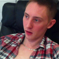 Porn loving Ashton wanks - Picture 10