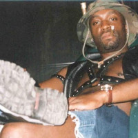 Lick those boots - Picture 18