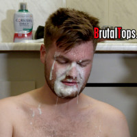 Session 547: Using his mouth to spit out the toothpaste - Picture 18