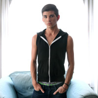Tyler Rivers bares it all - Picture 1
