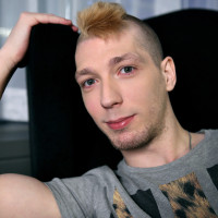 Leo Lafonce strokes himself - Picture 1