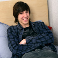 Zac Wilder takes it all off - Picture 1
