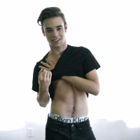 Zac Hunter reveals his stiffy - Picture 2