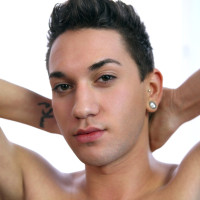 Seth Corrigan exposes his heat - Picture 11
