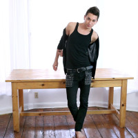 Seth Corrigan exposes his heat - Picture 13