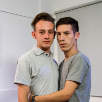 Big dick twink learns about sex - Picture 1