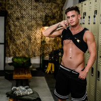 Slutty servicemen: locker room cruiser - Picture 5
