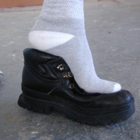 Anthony's boots & socks - Picture 17
