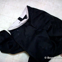 Dustin Kilimin and Ian Madrox desperate to piss - Picture 5