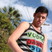 Chase Young pisses & jerks off by a pool - Picture 1