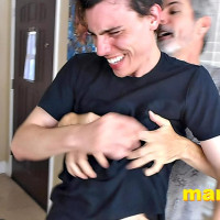 Tickling burglar into submission - Picture 1