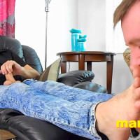 A foot rub for sir Richard - Picture 14