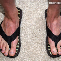 Steve show his feet - Picture 3