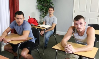 Ethan Slade and Jimmie Slater fucks Lance Barr