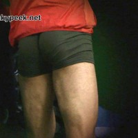 Hairy hunk in the locker room - Picture 18