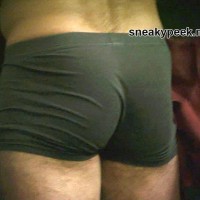 Hairy hunk in the locker room - Picture 16