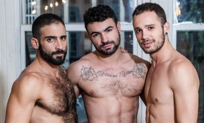 Edji Da Silva and Drake Rogers fucks Ian Greene