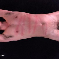 Michael DelRay has his scrotum stretched - Picture 5