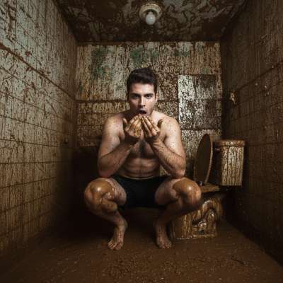Fresh shit hunter 🔥 This hunk can’t resist a steamy, messy scat session. Who’s ready to get dirty with him? #gayscat...