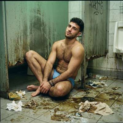Fuck yeah, this hot boy’s sitting in a pile of his own shit in a public bathroom, getting off on the filth 😈💦 #gayscat...