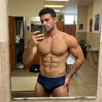 Every mirror in the gym is a stage—own it. 💪🔥 #gym #underwear #selfie