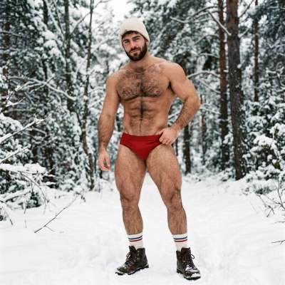 Chilly mornings call for a different kind of warmth. 🔥❄️ Who’s ready to embrace the cold with style? #nature #snow #underwear