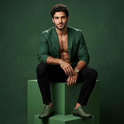 Every shade of green looks stunning on you. #studio #suit