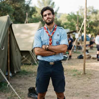 Confidence in every stride: this scout’s rugged charm & effortless swagger are pure summer perfection. 🌿 #malebeauty #nature...